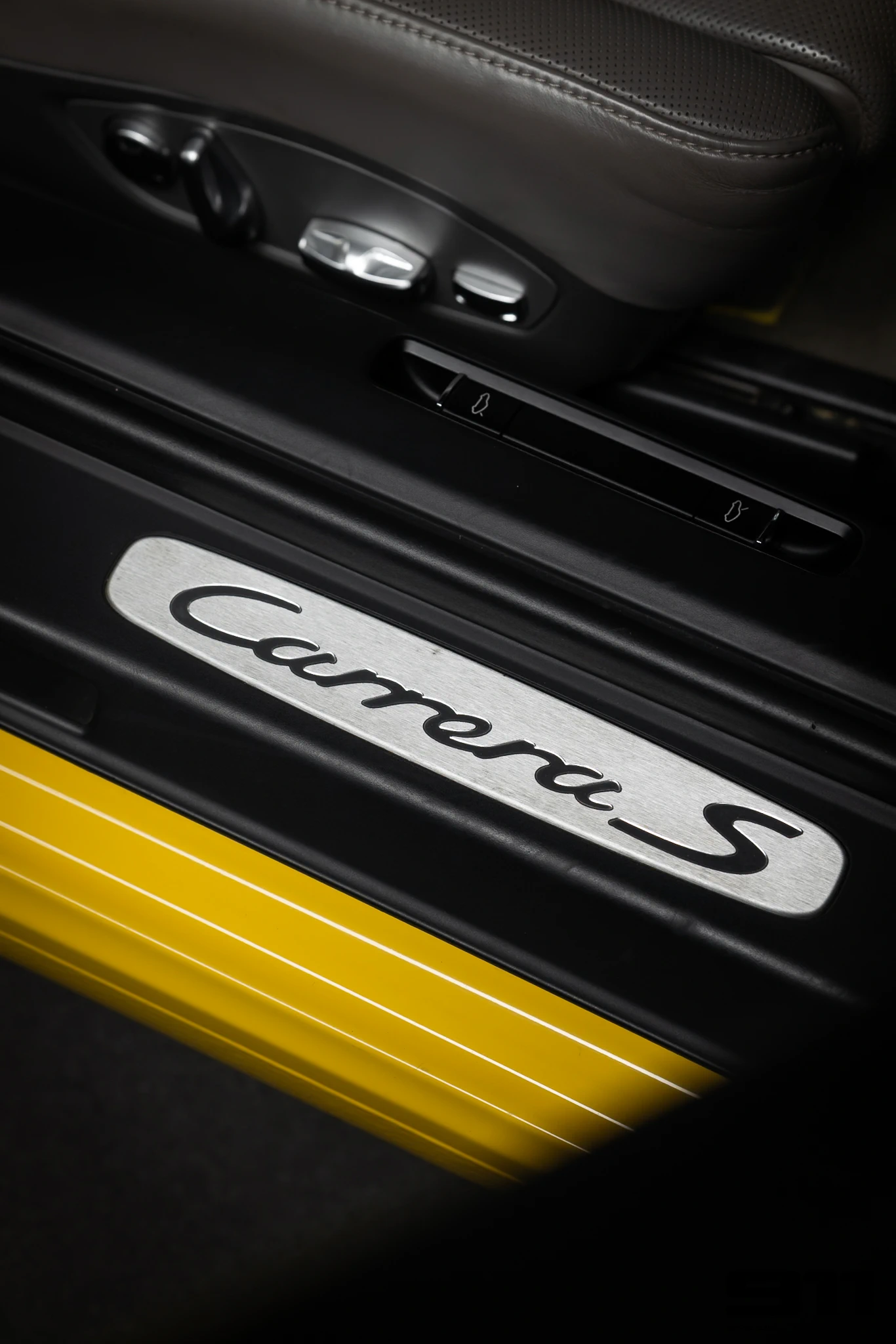 20260513_991Cabriolet_D-8